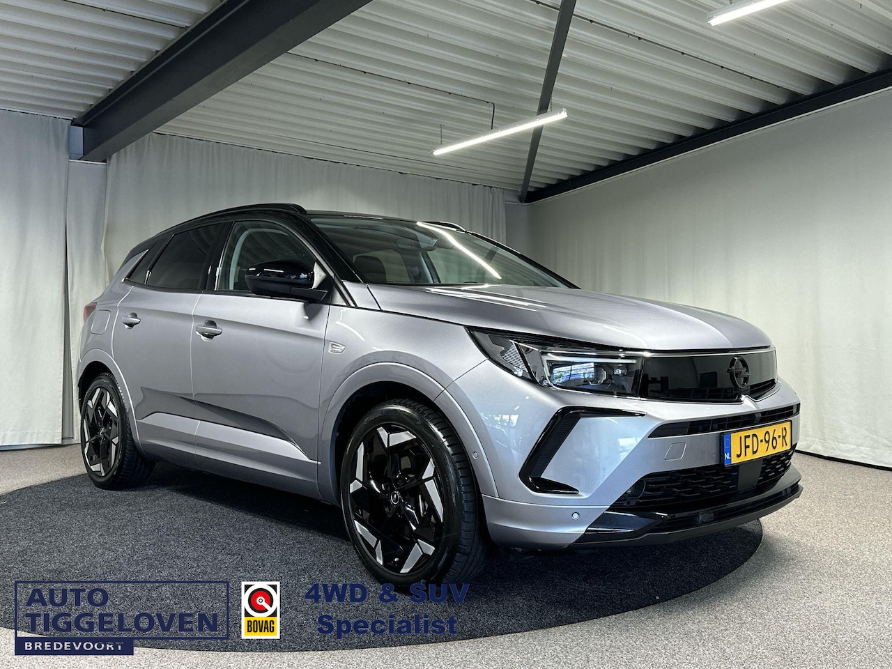 Opel Grandland - 1.6 Turbo Plug-In Hybrid 4x4 GSe Automaat | Navi | Alcantara - AutoWereld.nl