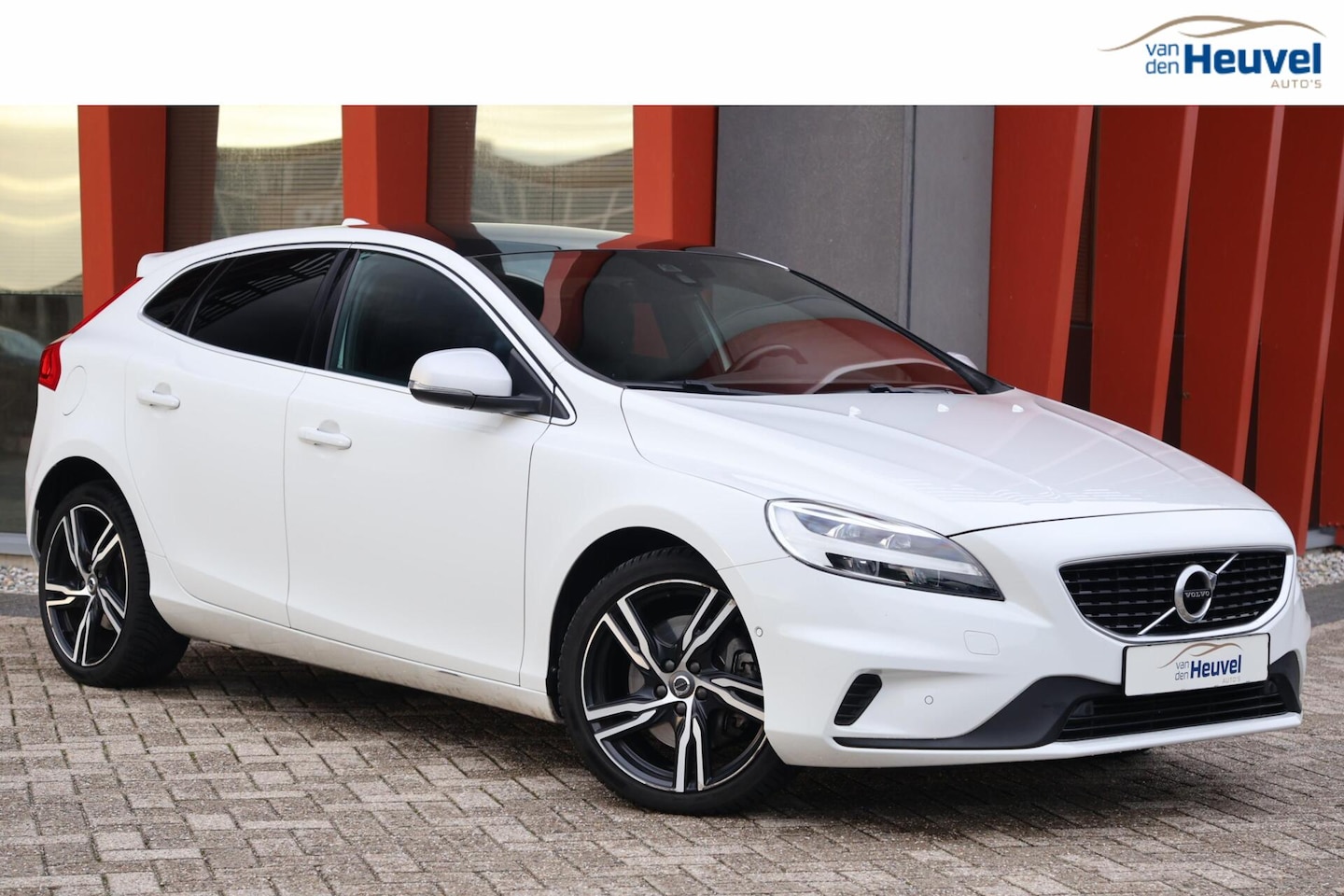 Volvo V40 - 1.5 T3 Polar+ Sport - AutoWereld.nl