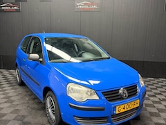 Volkswagen Polo - 1.4-16V Trendline | Airco | Nieuwe APK |