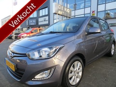 Hyundai i20 - 1.2i i-Deal 1 eigenaar airco , lmv, elek pakket etc