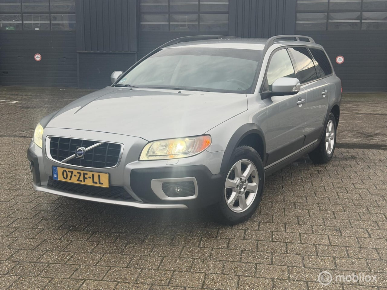 Volvo XC70 - 2.4 D5 Automaat - AutoWereld.nl