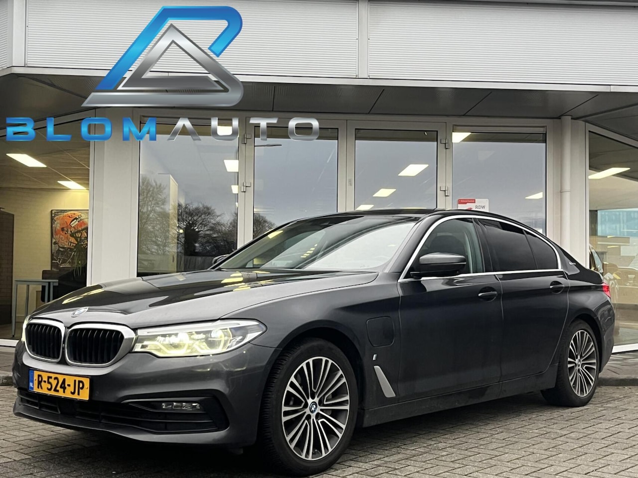BMW 5-serie - 530e iPerformance 252PK HUD+ACC+KEYLESS+MEMORY - AutoWereld.nl