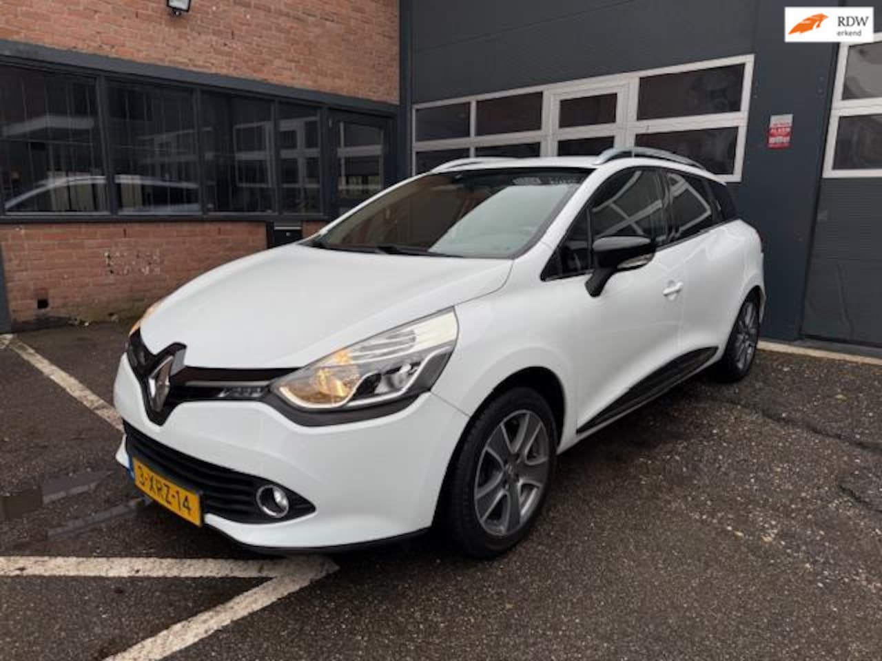 Renault Clio Estate - 0.9 TCe Night&Day nap cruise bass reflex - AutoWereld.nl