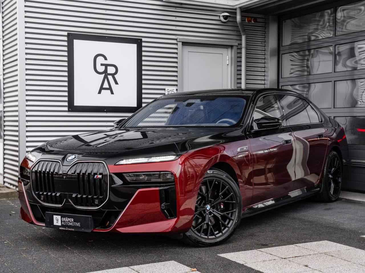 BMW 7-serie - M760e xDrive | Rear Seat Entertainment l FULL PPF | Sky Lounge | Two tone | Bowers & Wilki - AutoWereld.nl