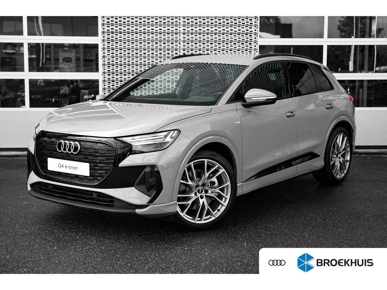 Audi Q4 e-tron - S edition | Achterklep, automatisch bedienbaar | Achteruitrijcamera | Adaptive cruise cont - AutoWereld.nl
