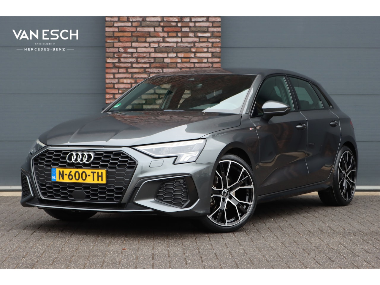 Audi A3 Sportback - 30 TFSI S-Line | Sfeerverlichting | Stoelverwarming | Virtual Cockpit Plus | LED | Sportst - AutoWereld.nl
