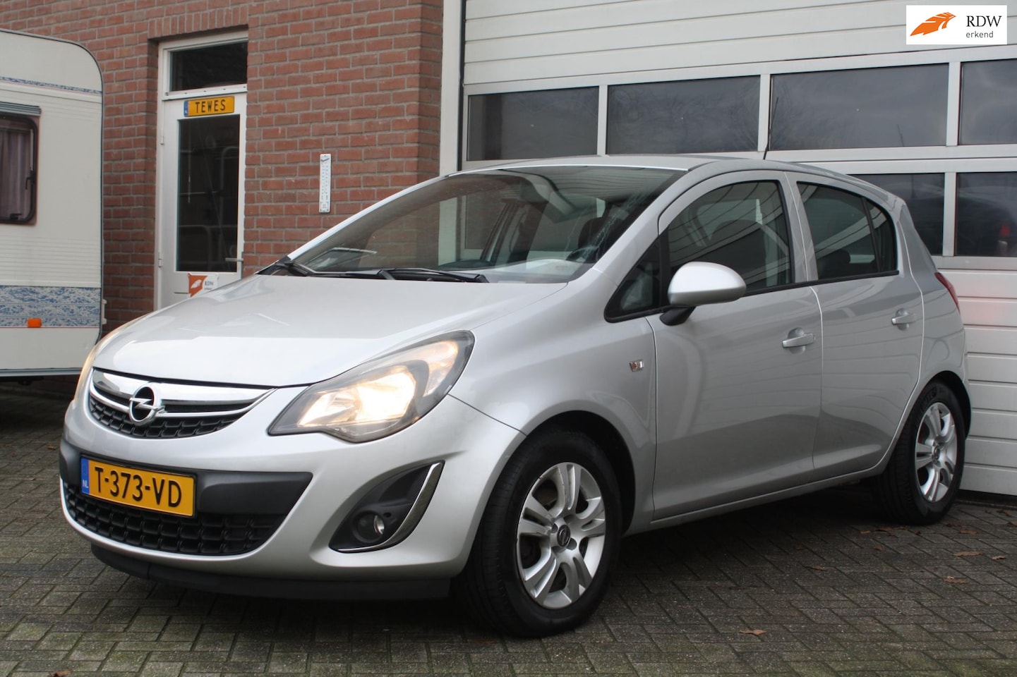 Opel Corsa - 1.2-16V Berlin 5 Deurs, Airco, Licht Metalen Velgen, Elecktrische Ramen. - AutoWereld.nl