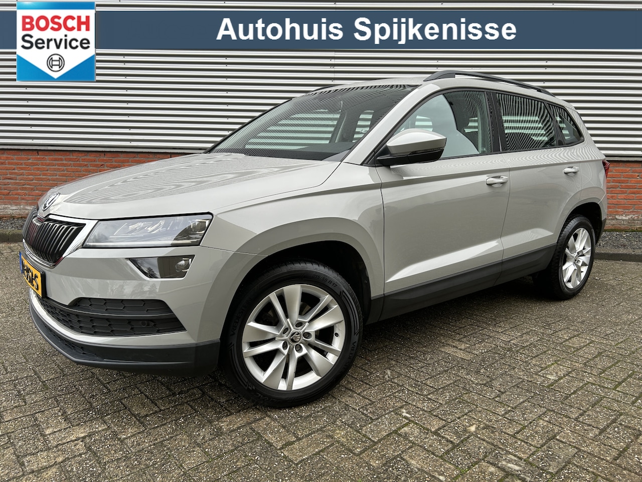 Skoda Karoq - 1.5 TSI ACT Ambition Business | Panorama-dak | LED | Trekhaak | Camera | Apple carplay / A - AutoWereld.nl