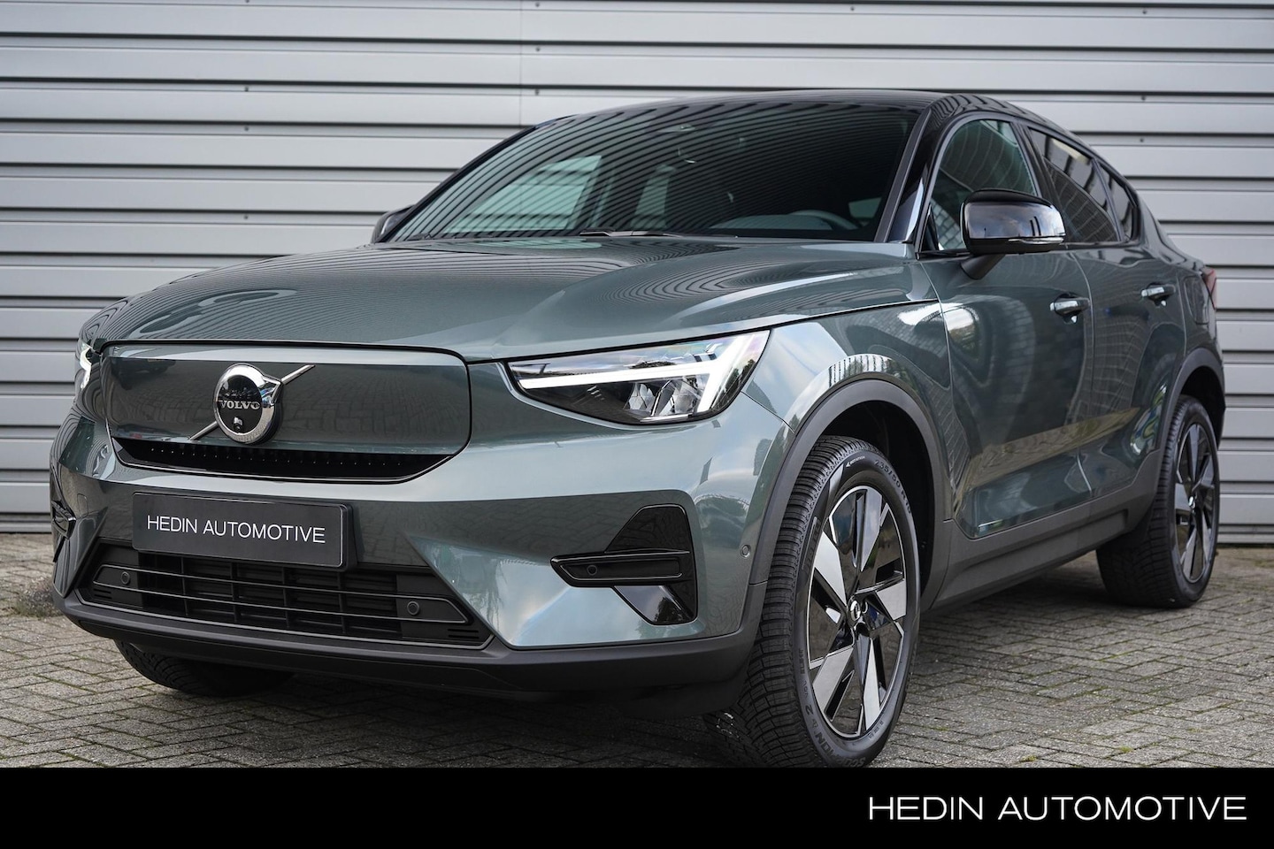 Volvo EC40 - Single Motor Extended Range Ultra 82 kWh | All Season banden | Harman Kardon | Panoramadak - AutoWereld.nl