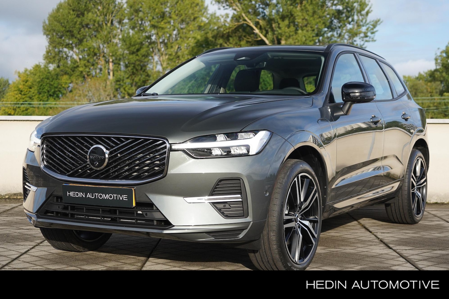 Volvo XC60 - 2.0 T6 Plug-in hybrid AWD Business Edition 360 Graden Parkeercamera | Harman/Kardon | Keyl - AutoWereld.nl