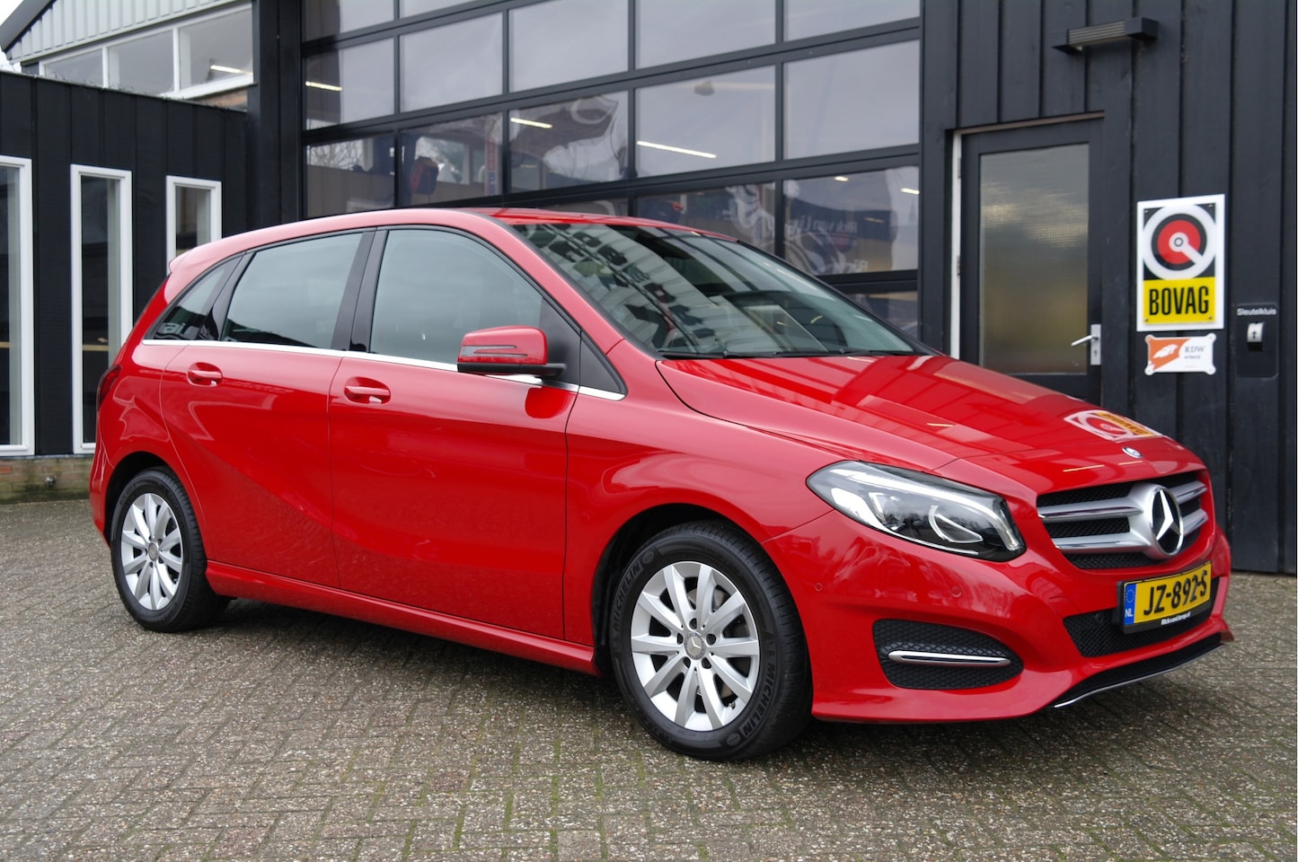 Mercedes-Benz B-klasse - 160 Ambition Automaat | Navi | Cruise | NL-Auto | Dealer onderhouden - AutoWereld.nl