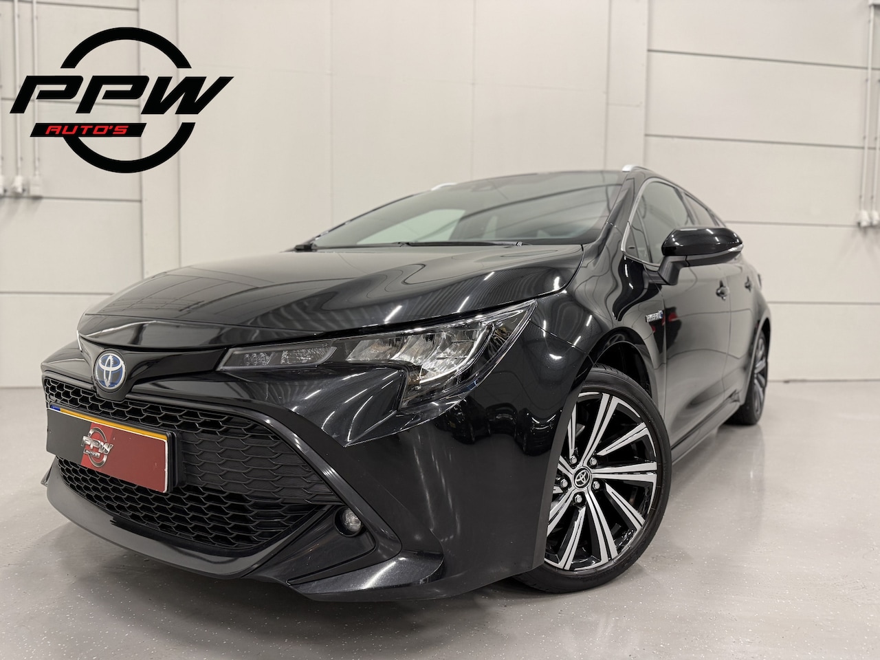 Toyota Corolla Touring Sports - 1.8 Hybrid Business Plus LED/TREKHAAK/VIRTUAL/SPORTSTOELEN H.LEER/ACC/CAMERA/CARPLAY/KEYLE - AutoWereld.nl