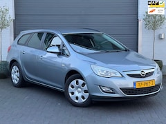 Opel Astra Sports Tourer - 1.4 Edition | Trekhaak | Airco | Cruise | Nieuwe koppeling |
