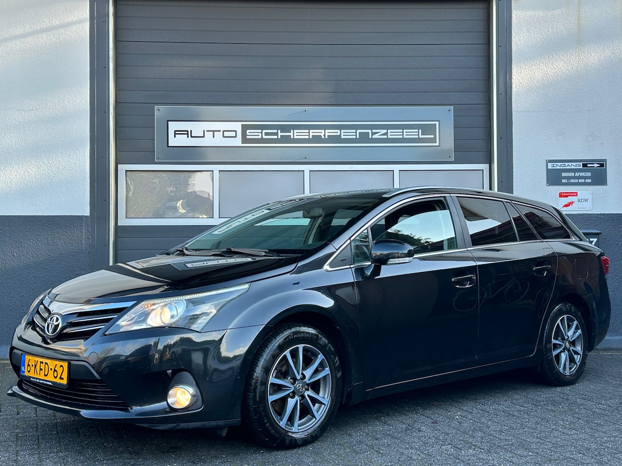 Toyota Avensis Wagon - 1.8 VVTi Business I CAMERA I CRUISE I TREKHAAk I DEALER - AutoWereld.nl