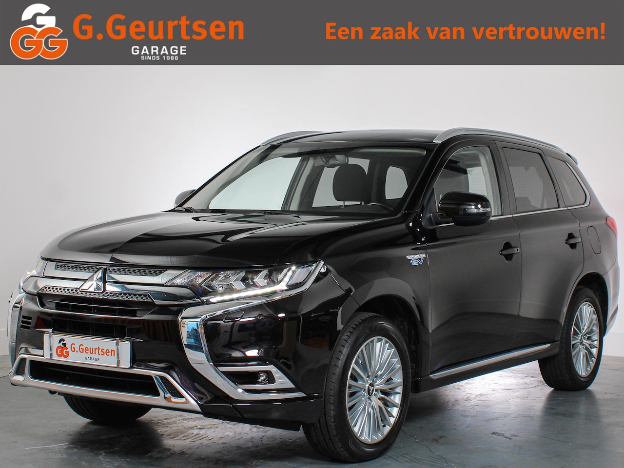 Mitsubishi Outlander - 2.4 PHEV Pure+ Trekhaak, Navigatie, Cruise Control, Stoelverwarming, Apple CarPlay/Android - AutoWereld.nl