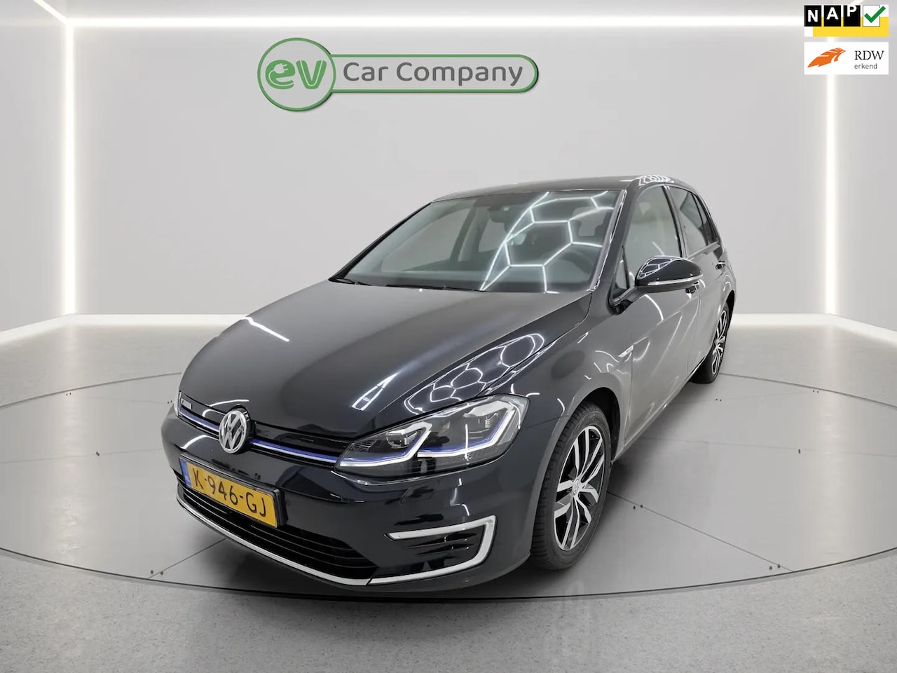 Volkswagen e-Golf - E-DITION | SOH 88% | Warmtepomp | Digital Cockpit | Stoelverwarming | Winterpakket | Parke - AutoWereld.nl