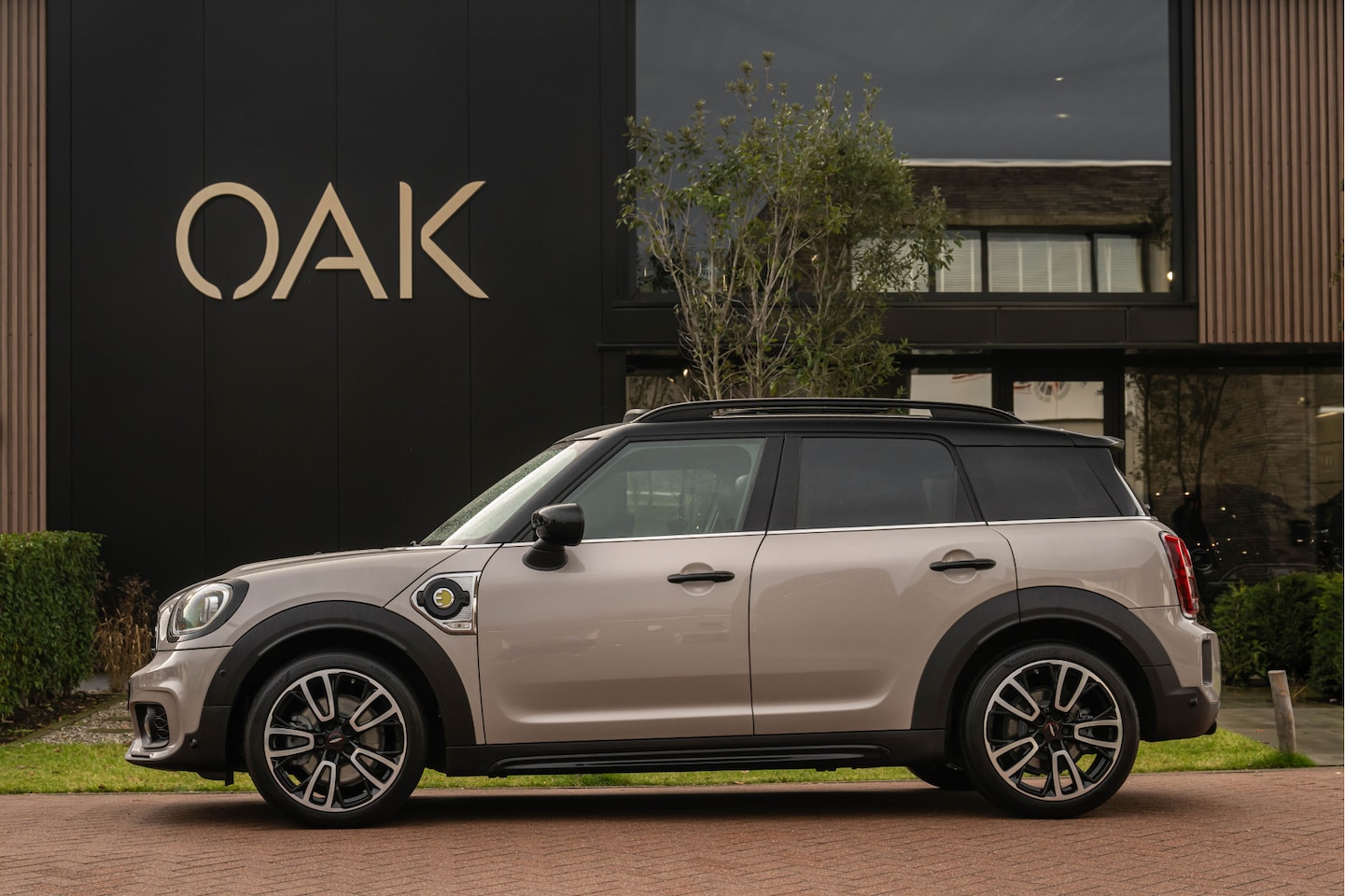 MINI Countryman - Cooper SE Hybrid ALL4 JCW-Trim | Navi | Panorama | Lounge Leder | Memory | H&K | Head-Up | - AutoWereld.nl