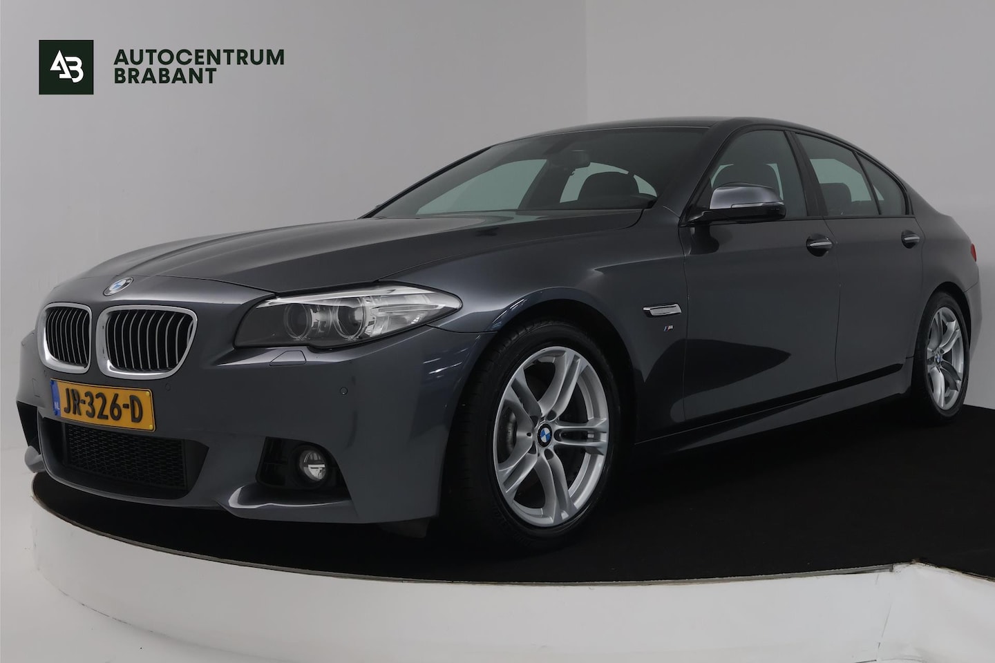 BMW 5-serie - 520i M Sport Edition High Executive (M-PAKKET, GROOT-NAVIGATIE, COMFORT ZETELS, TREKHAAK W - AutoWereld.nl