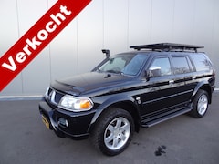 Mitsubishi Pajero - 3.0 V6 | 4X4 | TREKHAAK | 2800 GEREMD | ROOFREK