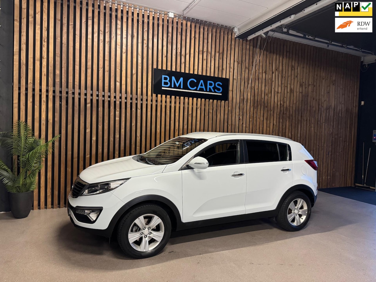 Kia Sportage - 2.0 X-ecutive Plus Pack Airco, Trekhaak, Led - AutoWereld.nl