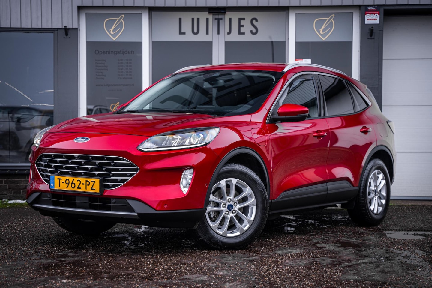 Ford Kuga - 2.5 PHEV Titanium I Winterpack I Trekhaak I ACC I Camera I NL-auto I 1e-eig. I NAP I Nieuw - AutoWereld.nl