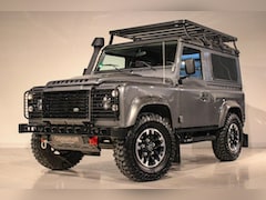 Land Rover Defender - 2.2 D HT 90" XTech grijs kenteken
