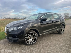 Nissan Qashqai - 1.3 DIG-T 140 pk lage km stand 19 inch velgen