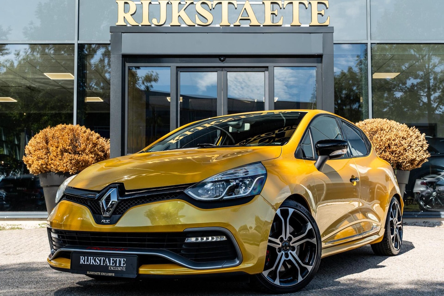 Renault Clio - 1.6 R.S. Trophy|221PK|CAMERA|STOELVERWARMING - AutoWereld.nl