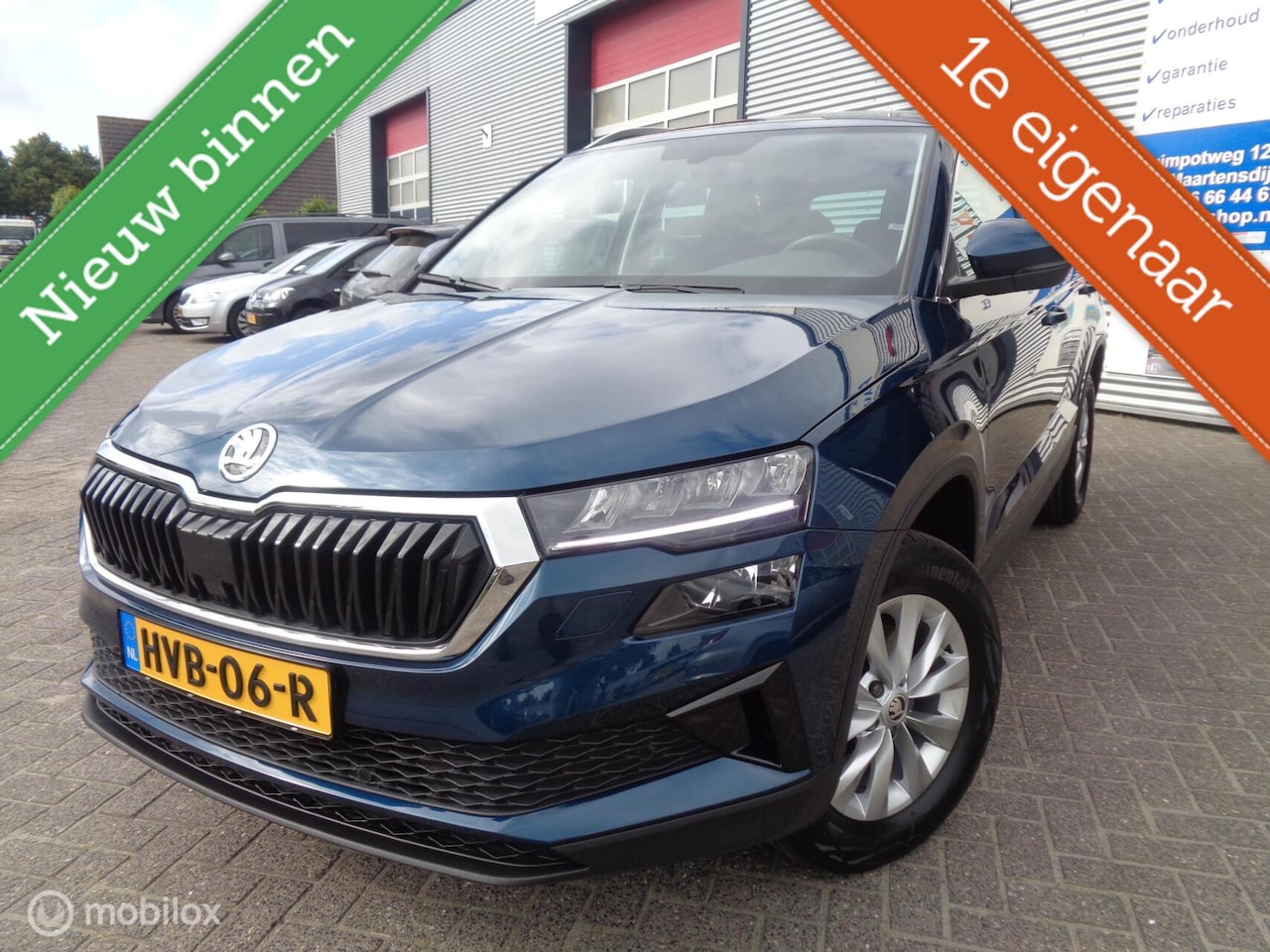 Skoda Karoq - 1.0 TSI Business Edition/Airco/Stoel+Stuur verw/Full LED/Apple Carplay/LM velgen/1st eig/N - AutoWereld.nl