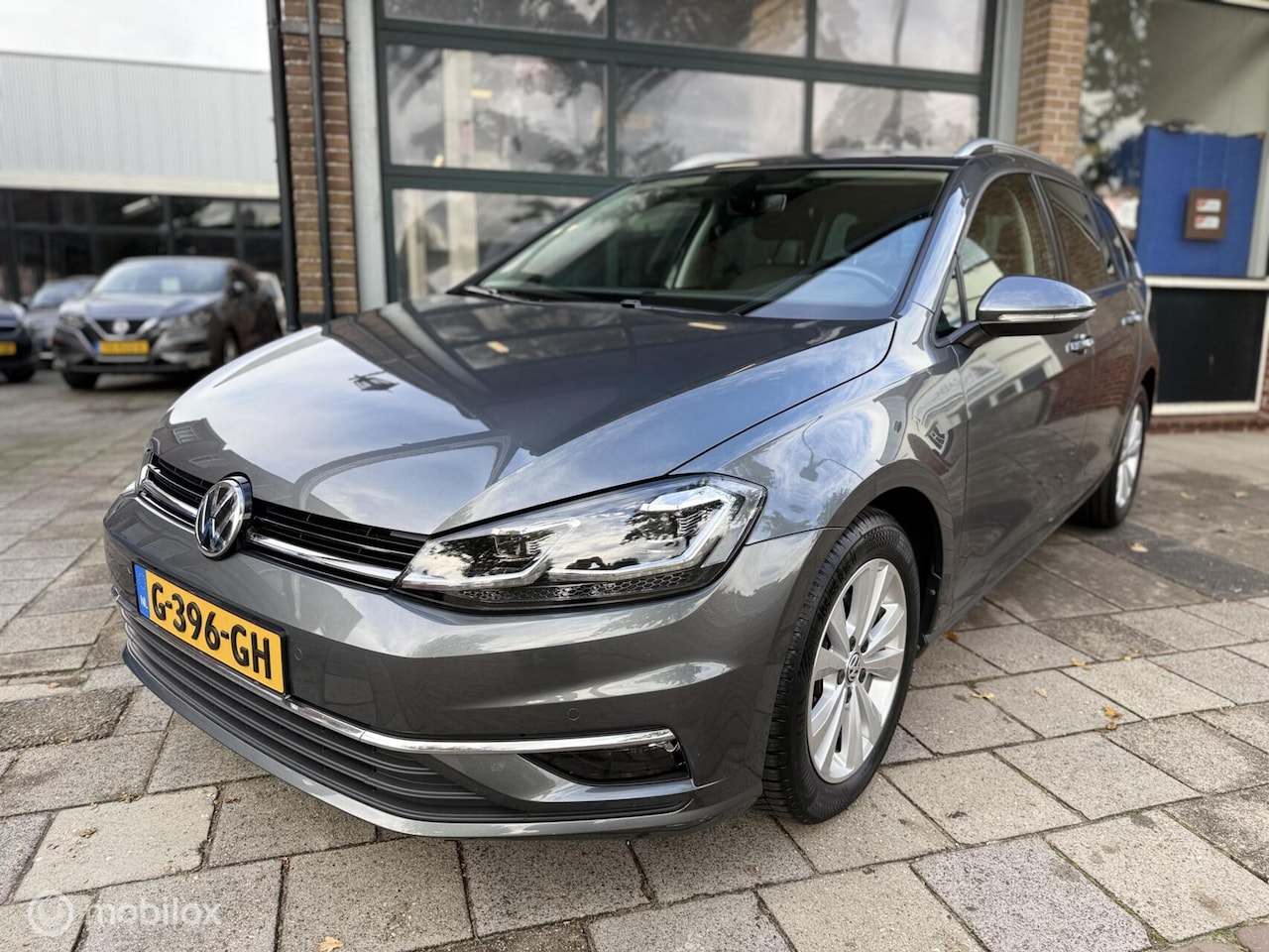 Volkswagen Golf - 1.0 TSI Comfortline Business / ACC / Massage - AutoWereld.nl