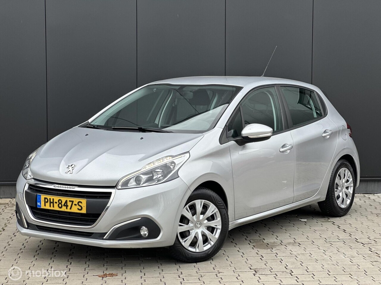 Peugeot 208 - 1.2 PureTech Blue Lion |CRUISE | CARPLAY | TREKHAAK | - AutoWereld.nl