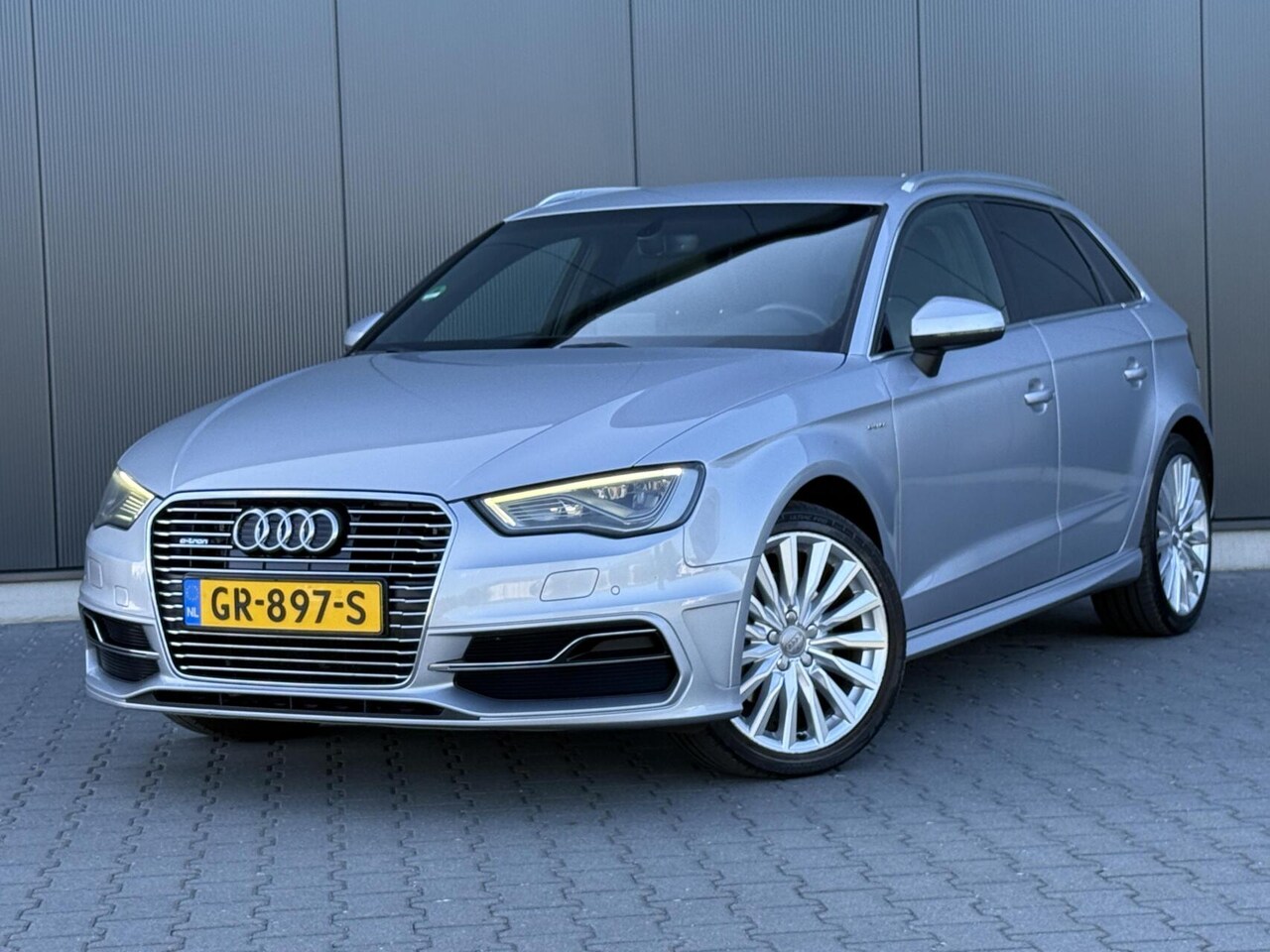 Audi A3 Sportback - 1.4 E-Tron PHEV Pro Line Plus S-Line - Led - Navi - AutoWereld.nl