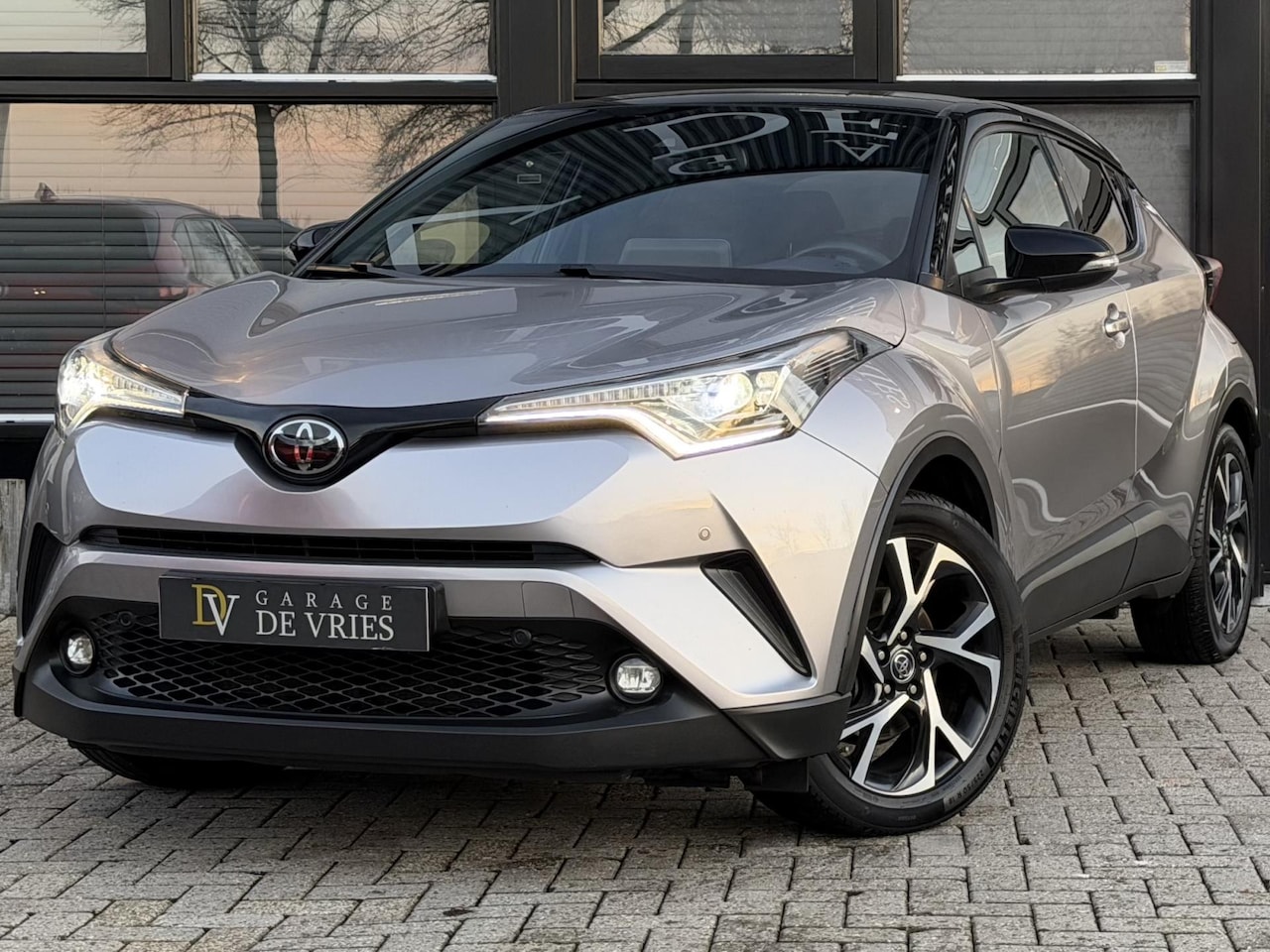 Toyota C-HR - 1.2 Executive Automaat ACC JBL Trekhaak Full Option Garantie - AutoWereld.nl