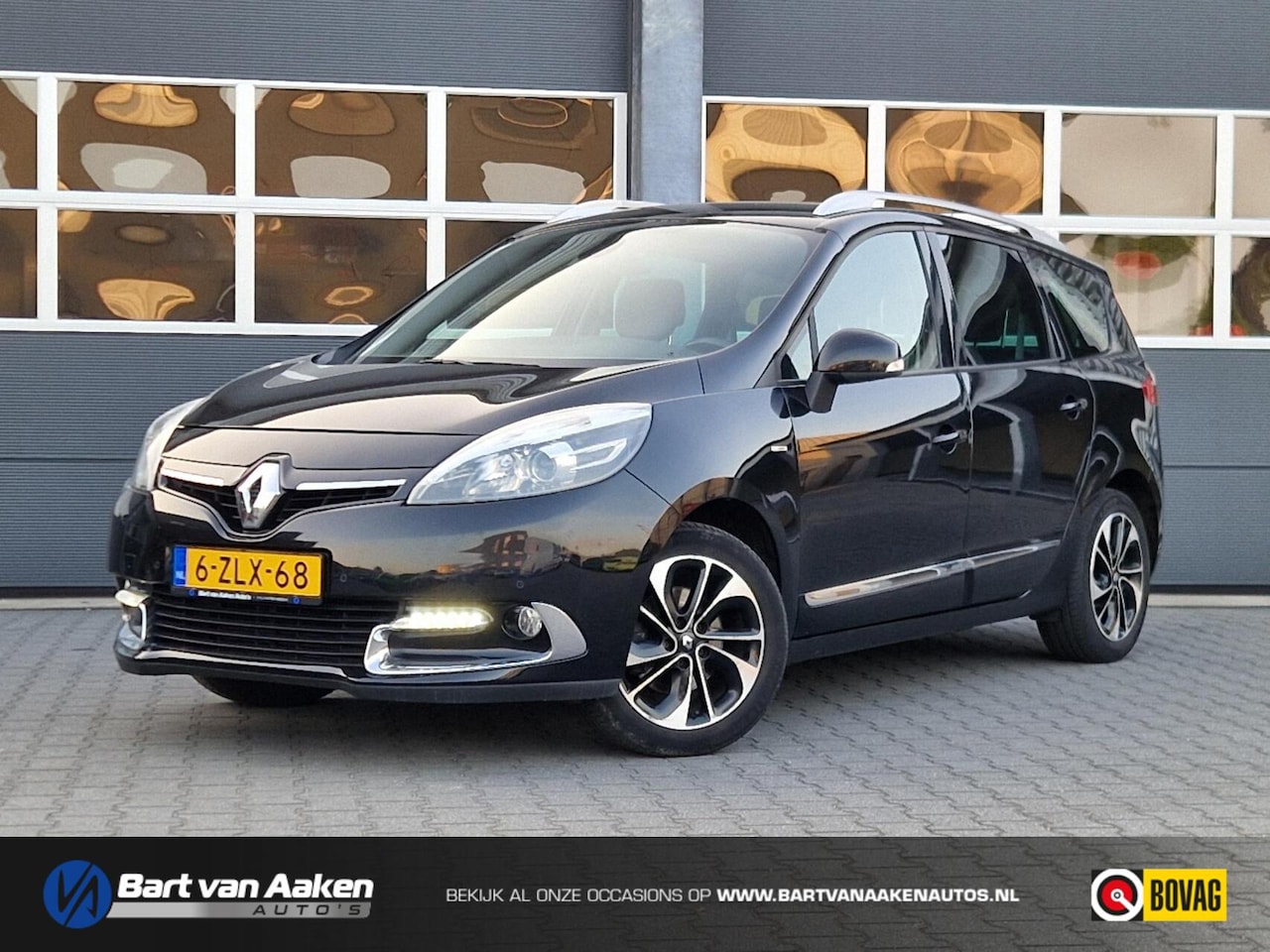 Renault Grand Scénic - 1.2 TCe Bose 7persoons Camera Trekhaak Navi Pdc - AutoWereld.nl
