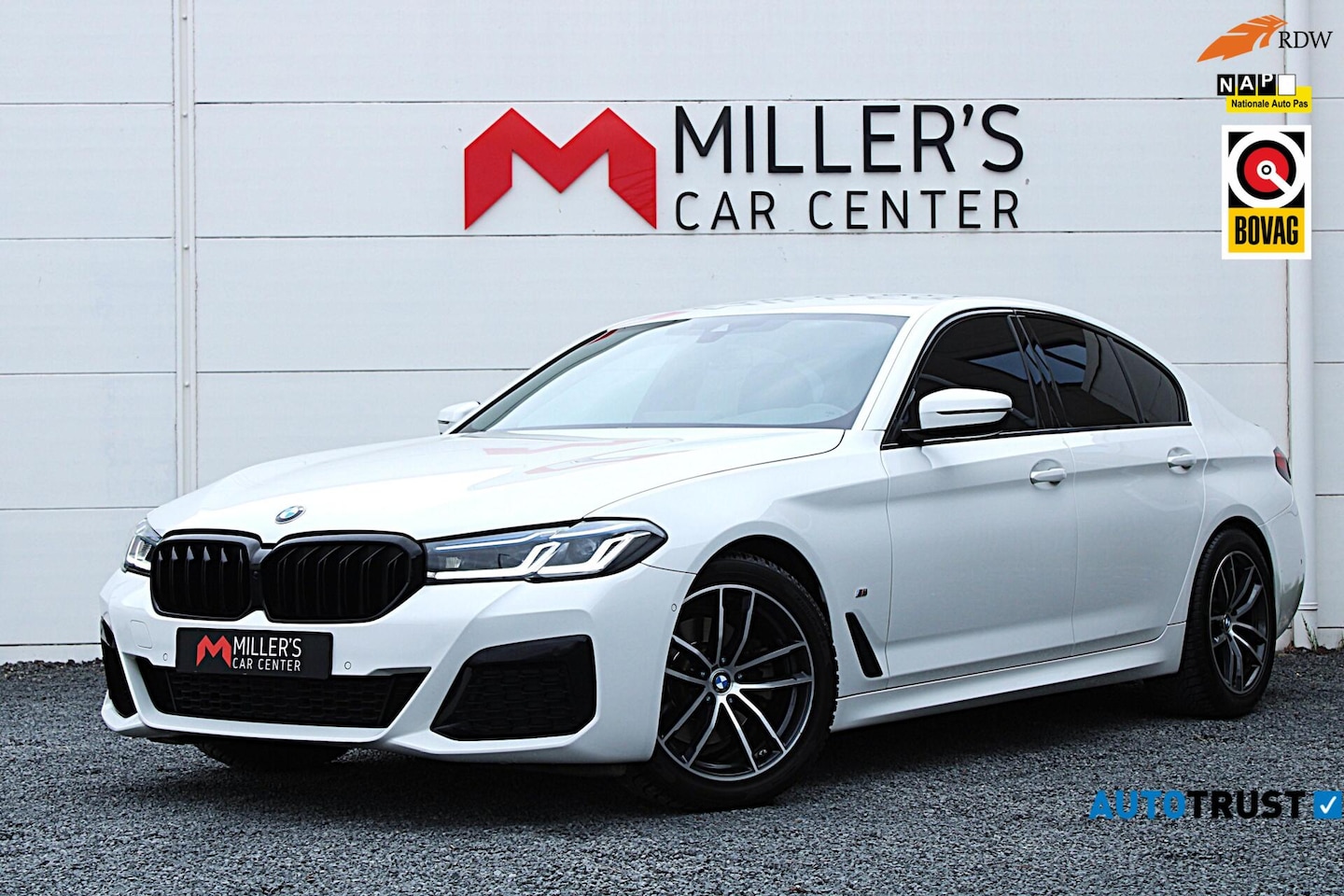 BMW 5-serie - 520i M-SPORT LASER MEMORY LEDER CAMERA SFEERVERLICHTING - AutoWereld.nl