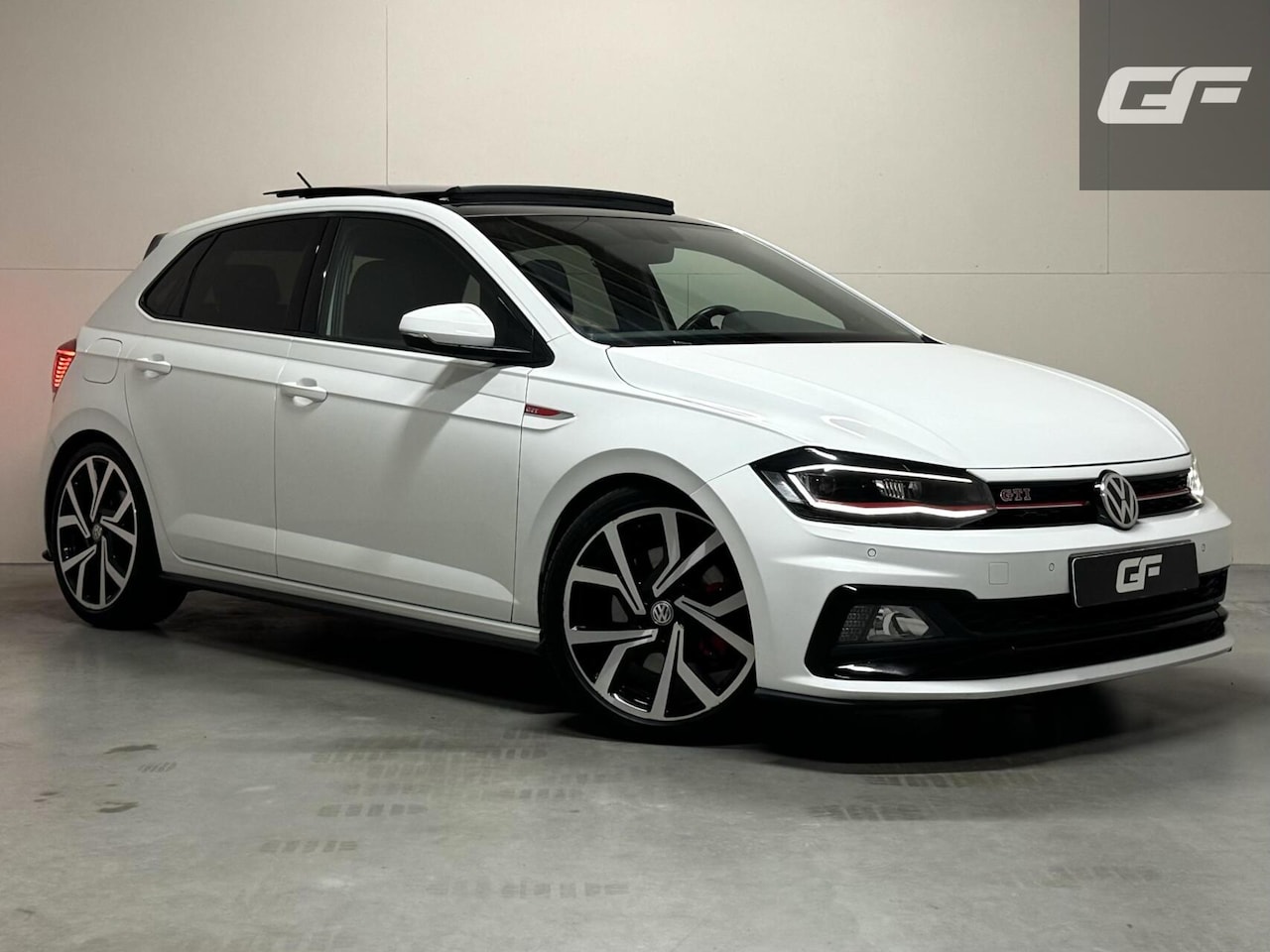 Volkswagen Polo - 2.0 TSI GTI Pano DSG Virtual Beats Camera Carplay - AutoWereld.nl