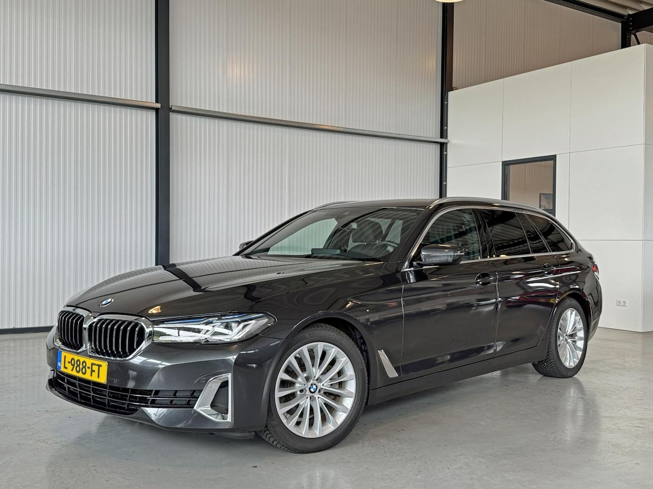 BMW 5-serie Touring - 520i Business Edition Plus|Luxury Line|Laser Light| - AutoWereld.nl