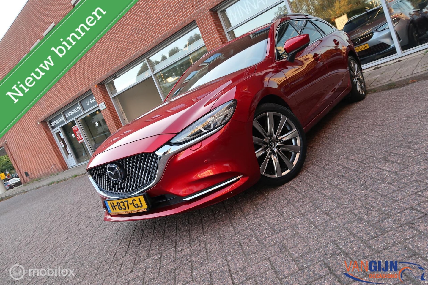 Mazda 6 Sportbreak - 2.5 SkyActiv-G 194 Signature Pano CarPlay - AutoWereld.nl