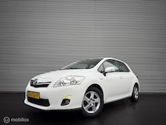 Toyota Auris - 1.8 Full Hybrid Aspiration Automaat | Afn. Trekhaak | Clima | Isofix | Dealer onderhouden
