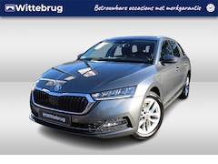 Skoda Octavia Combi - 1.4 TSI iV 204pk PHEV Style DSG Automaat / Panorama dak / Navigatie by APP / LM 17 inch /