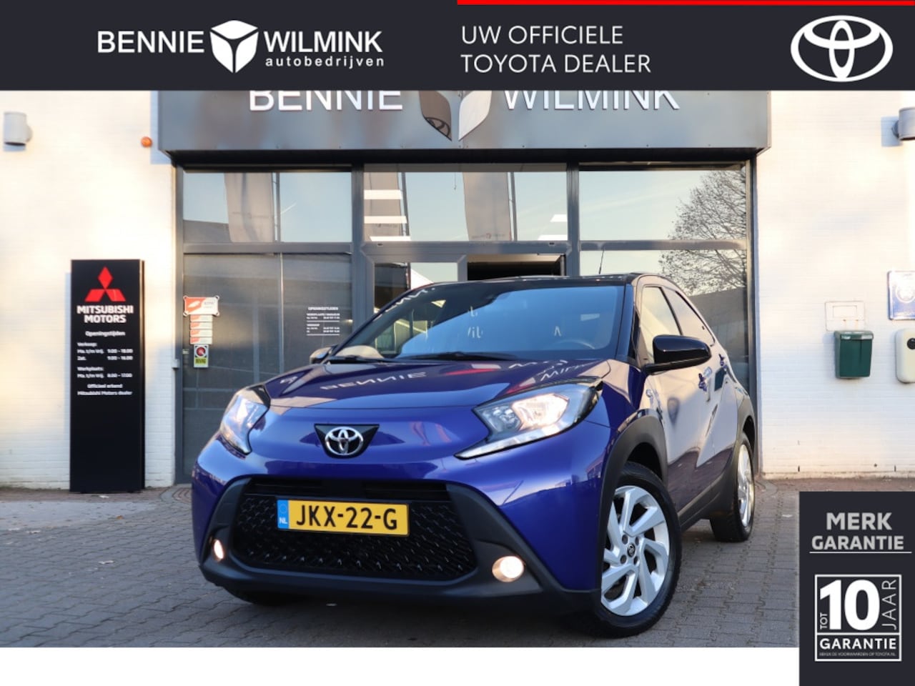 Toyota Aygo X - 1.0 CVT Pulse Bi-tone Automaat | AllSeasons | Stoelverwarming - AutoWereld.nl