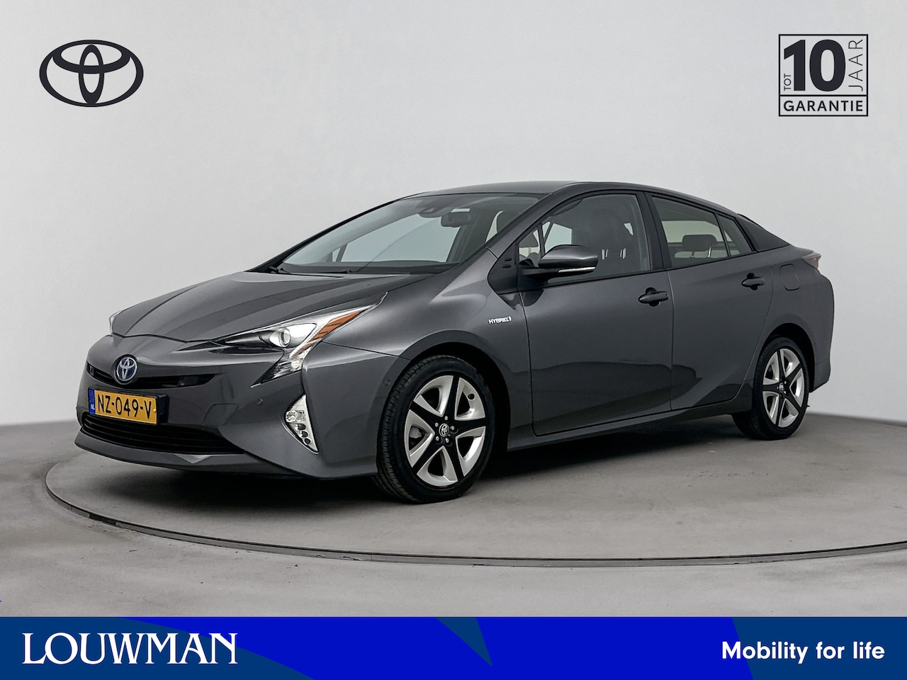 Toyota Prius - 1.8 Executive | NL-Auto | Lederen bekleding | Head Up Display | Navigatie | - AutoWereld.nl