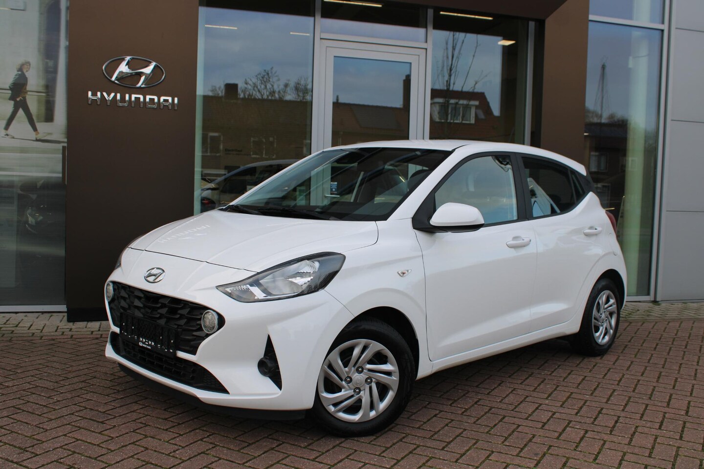 Hyundai i10 - 1.0 MPi Comfort Automaat Airco Cruise Carplay Nieuwstaat - AutoWereld.nl