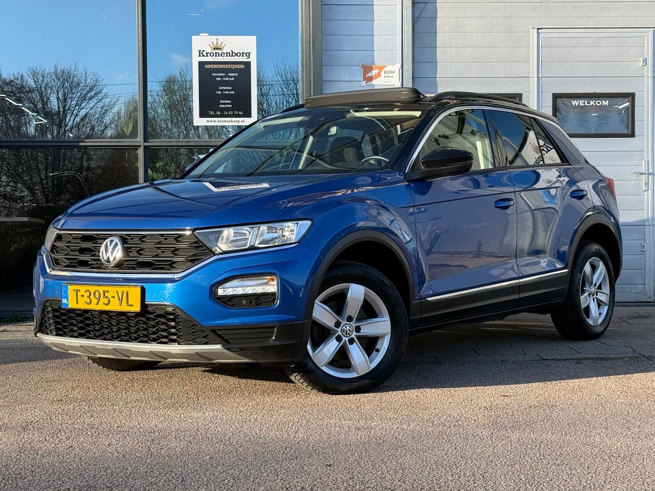Volkswagen T-Roc - 1.5 TSI Sport 1.5 TSI Sport, PANO, NAP, DIGITALDASH - AutoWereld.nl