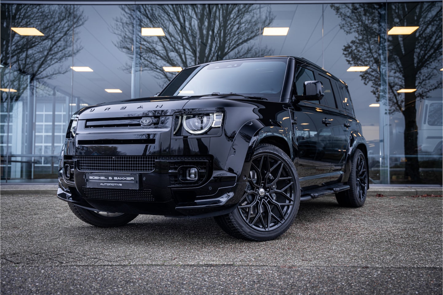 Land Rover Defender 110 - 2.0 P300e 110 X-Dynamic URBAN ** Panodak ** Memory ** Stuurverwarming 23" l.m. velgen - Ur - AutoWereld.nl