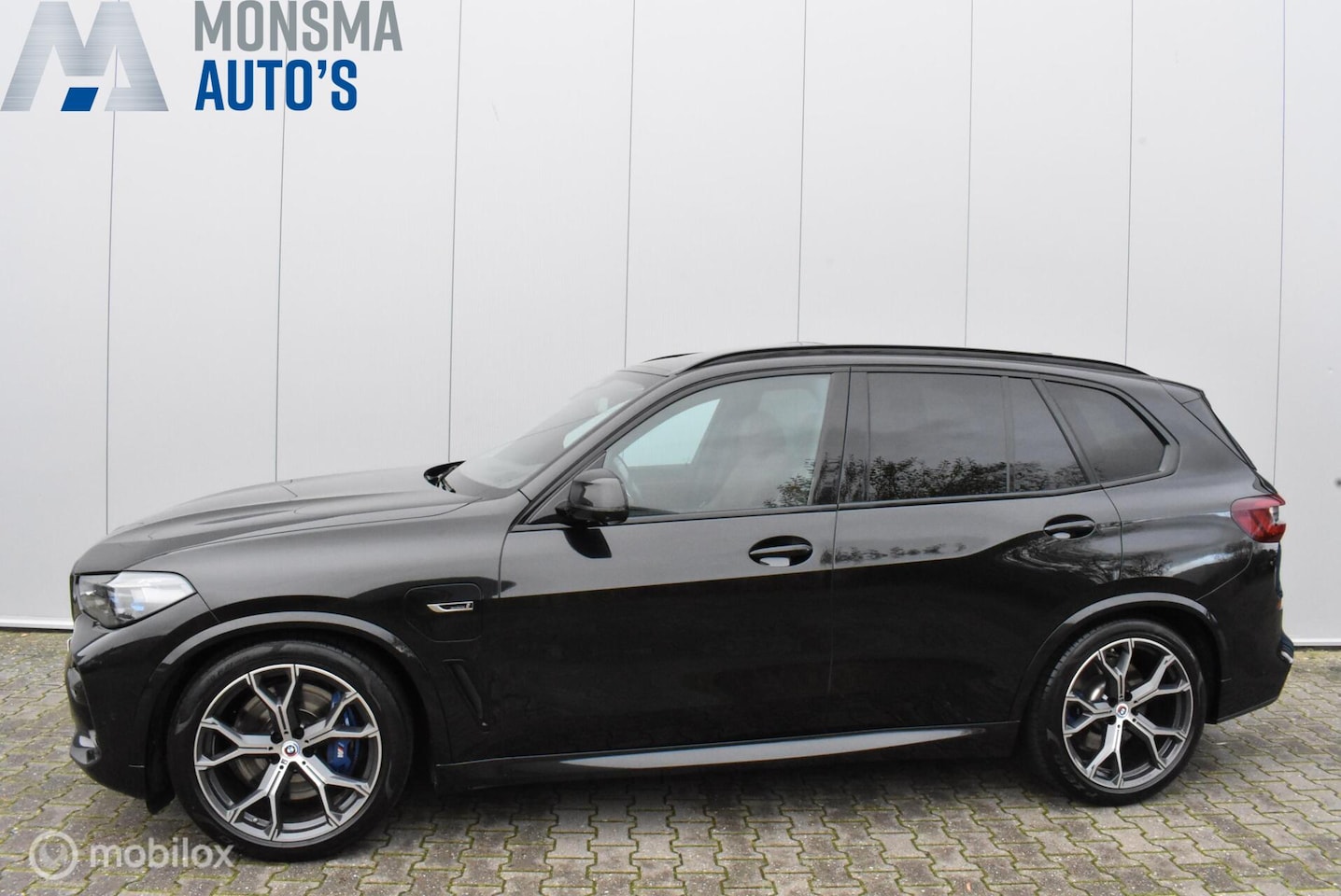 BMW X5 - xDr.45e M-Sport Saphirschwarz Pano HUD Laser Luchtvering 21" LMV HiFi Live-cockpit Elek. T - AutoWereld.nl