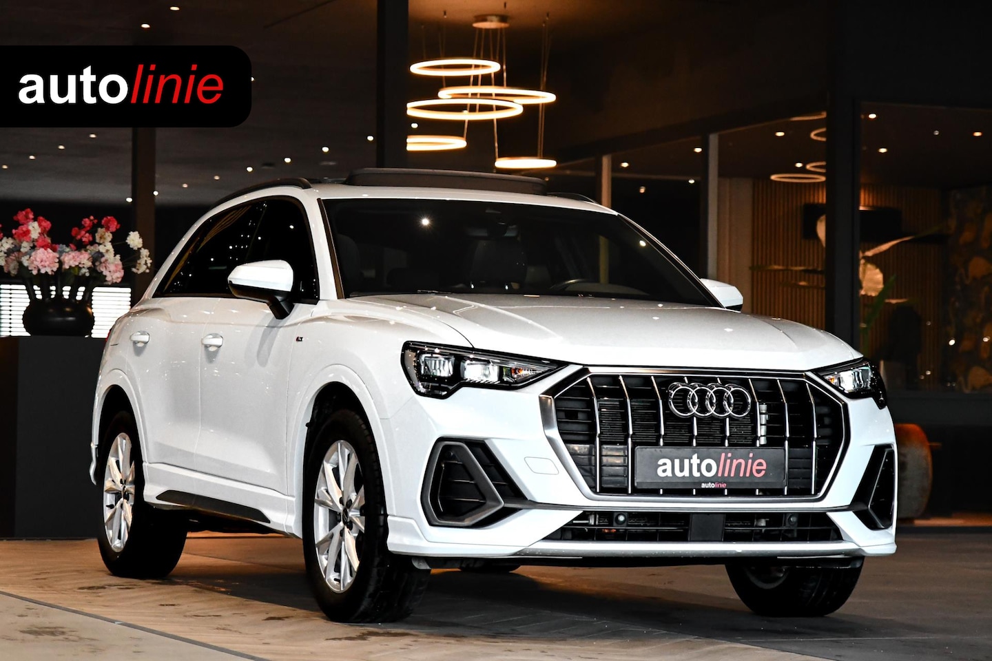 Audi Q3 - 45 TFSI e 3x S-Line. Pano, ACC, Dodehoek, Lane assist! - AutoWereld.nl