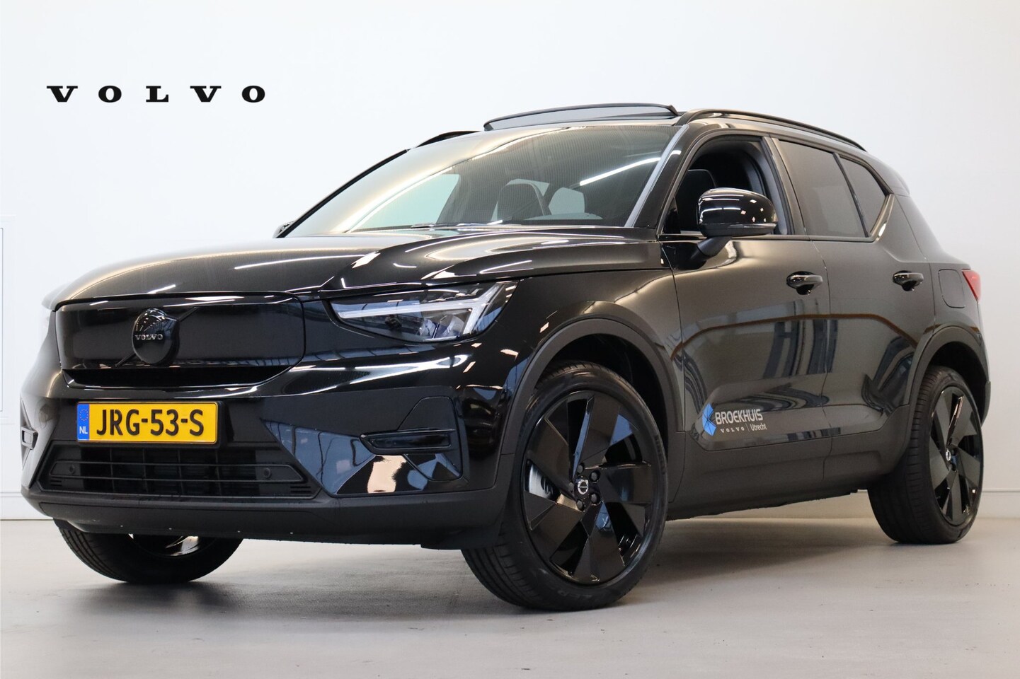 Volvo EX40 - 252PK Extended Range Plus Black Edition 82 kWh | Panoramadak | Getint Glas | Stoel & Stuur - AutoWereld.nl