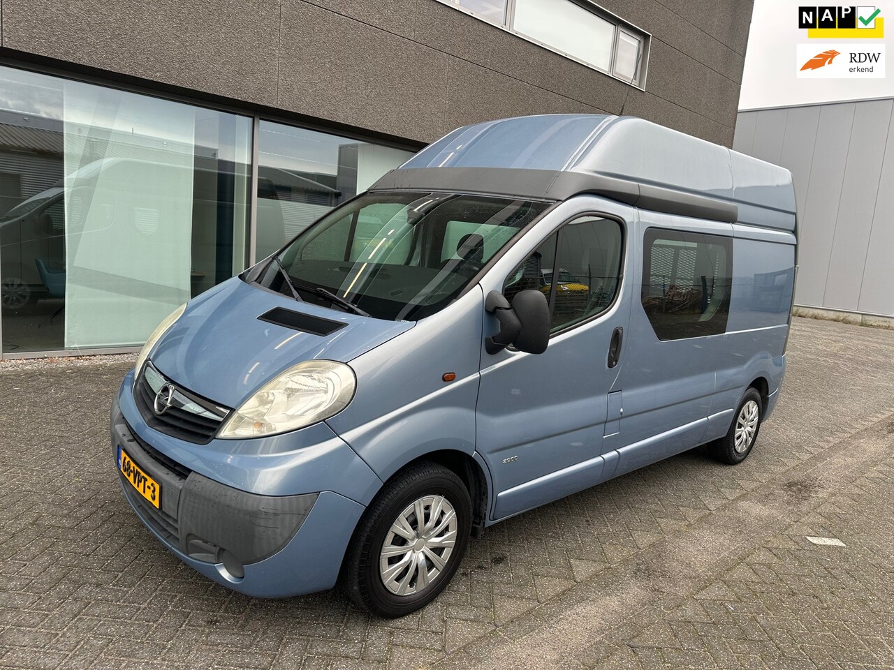 Opel Vivaro - 2.0 CDTI L2H2 DC AIRCO INVALIDE VERVOER BJ 2-2008 APK 10-2026 - AutoWereld.nl