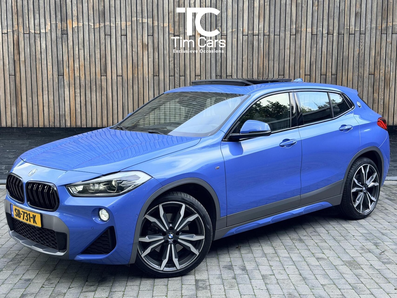 BMW X2 - sDrive20i M-sport Automaat | Panoramadak | DAB | LED verlichting | 20 inch | Schakelflippe - AutoWereld.nl